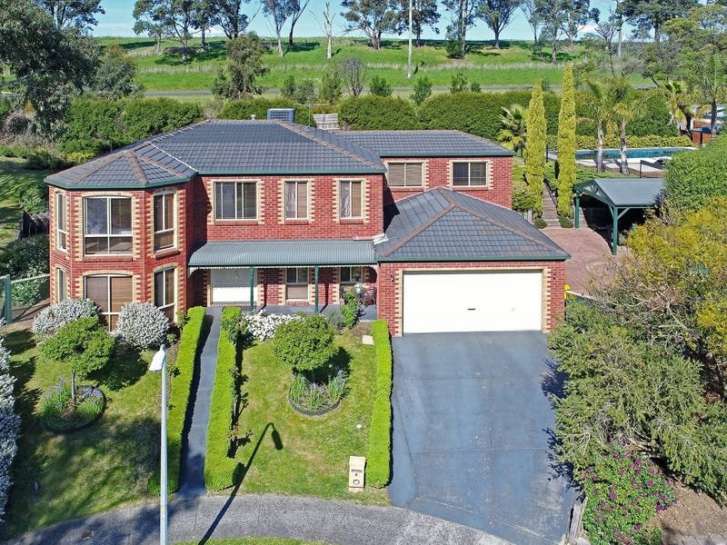 4 French Close, Mooroolbark image 1