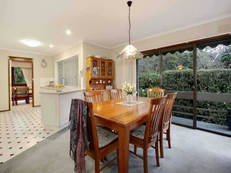 4 Gairns Court, Croydon image 6