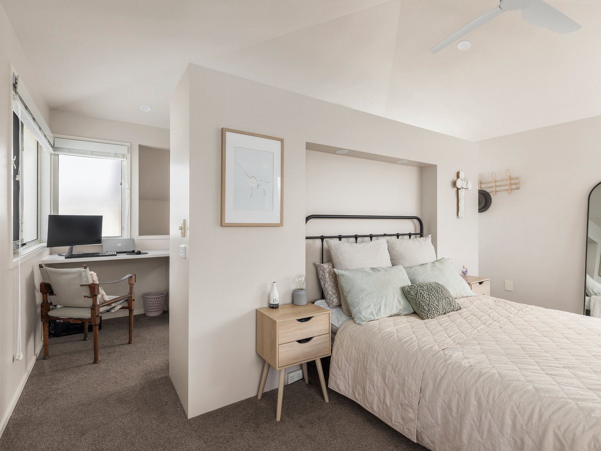 Property Gallery Thumbnail 6
