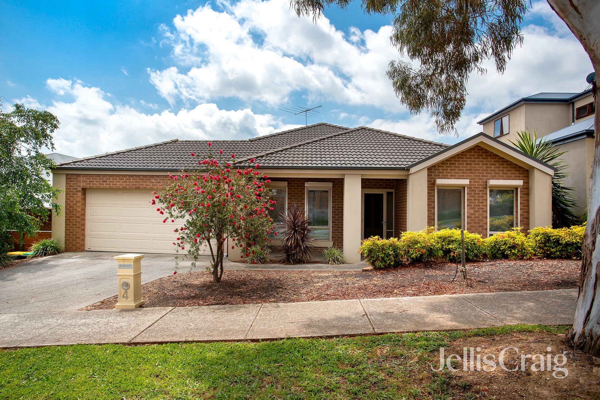 4 Glass Crescent, Doreen image 1