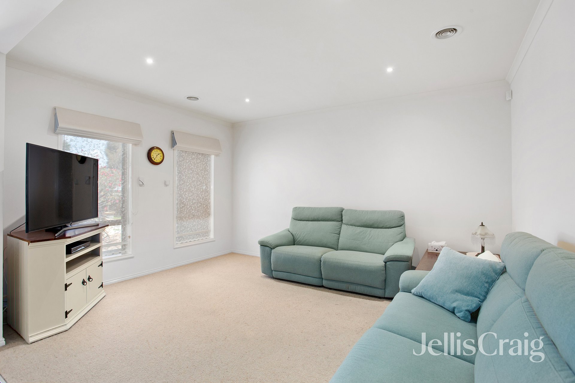 4 Glass Crescent, Doreen image 4