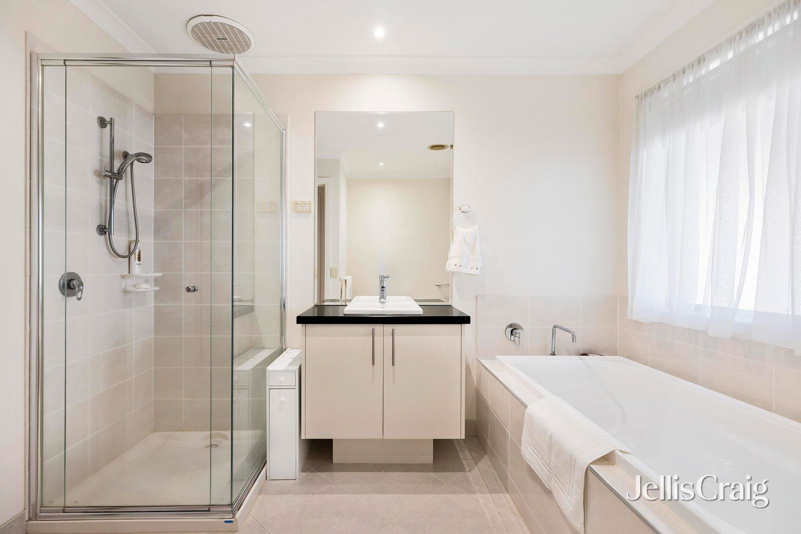 4 Glendarragh Road, Templestowe image 9