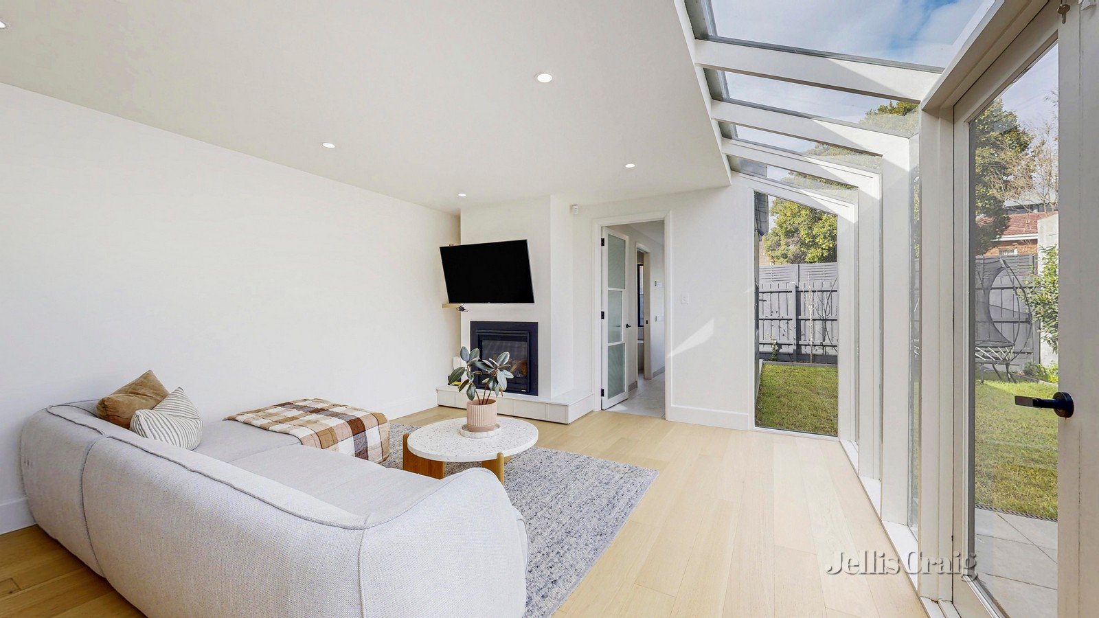 4 Glentilt Rd, Glen Iris image 3