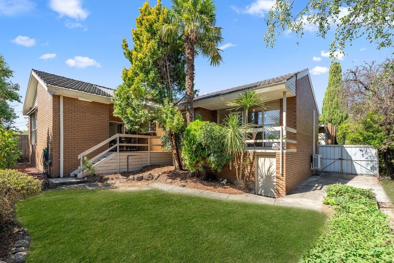 4 Glenview Court, Glen Waverley image 8