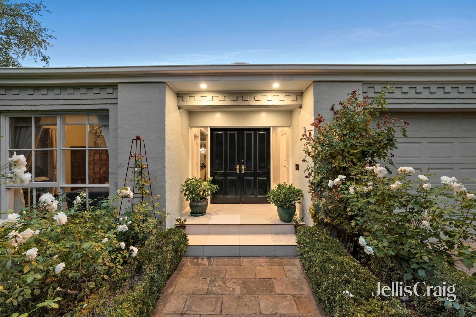 4 Gordon Crescent, Blackburn image 2