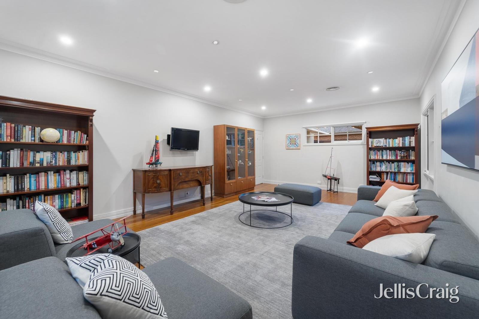 4 Gordon Crescent, Blackburn image 5