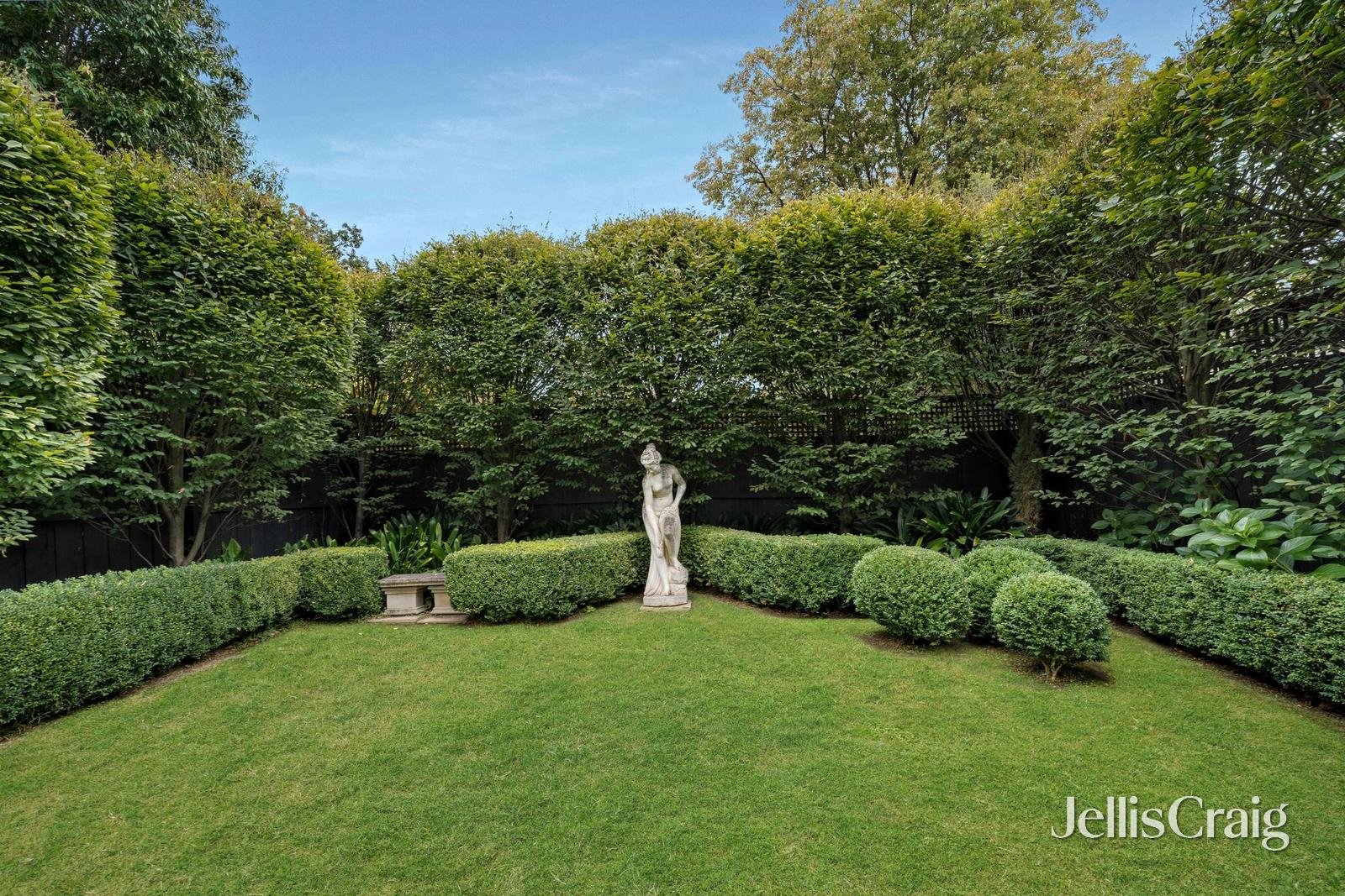 4 Gordon Crescent, Blackburn image 17