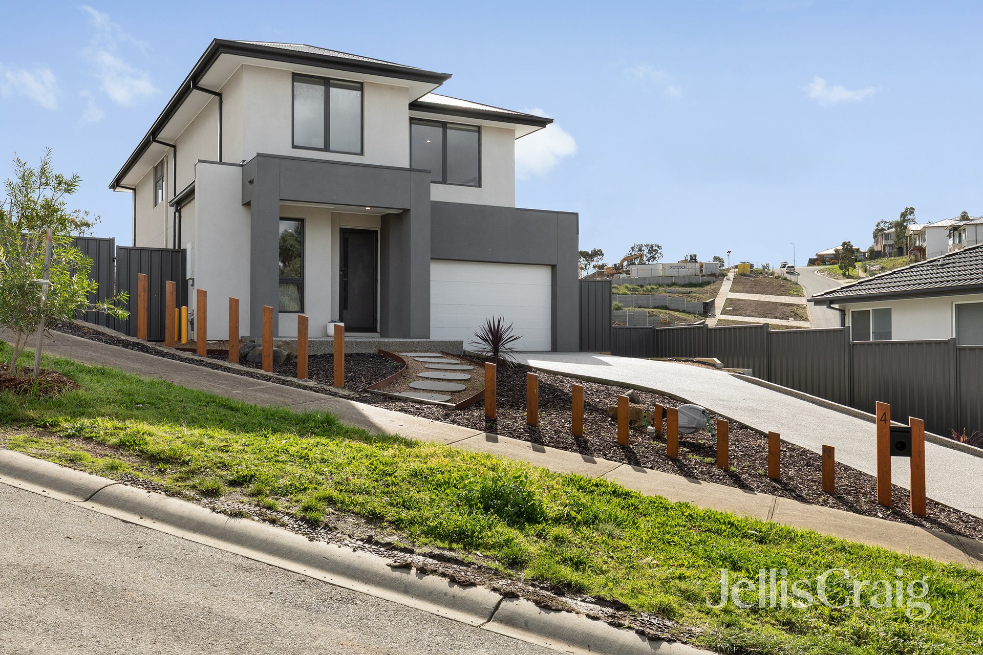 4 Gossamer Place, Diamond&nbsp;Creek image 1