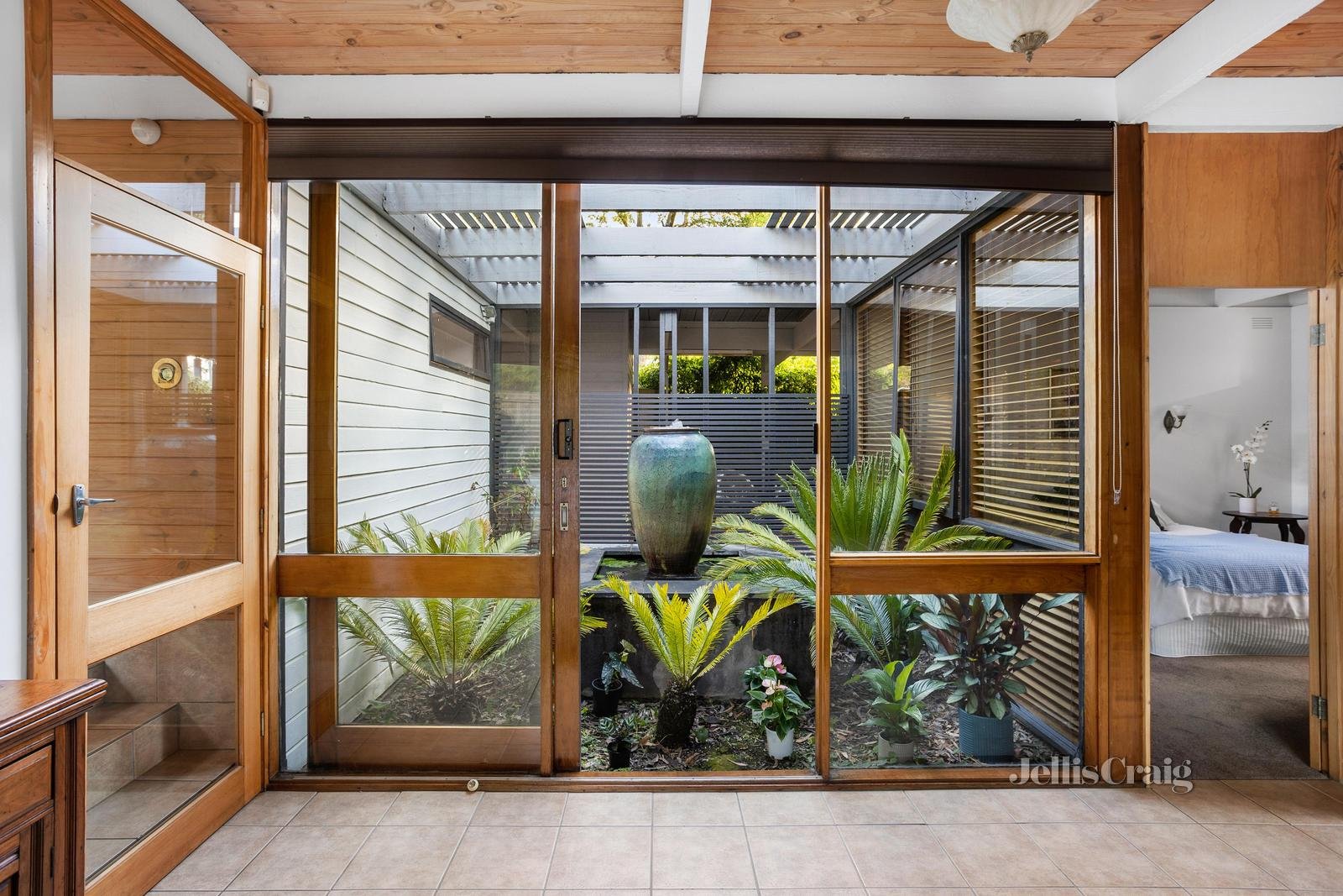 4 Halley Street, Blackburn image 6