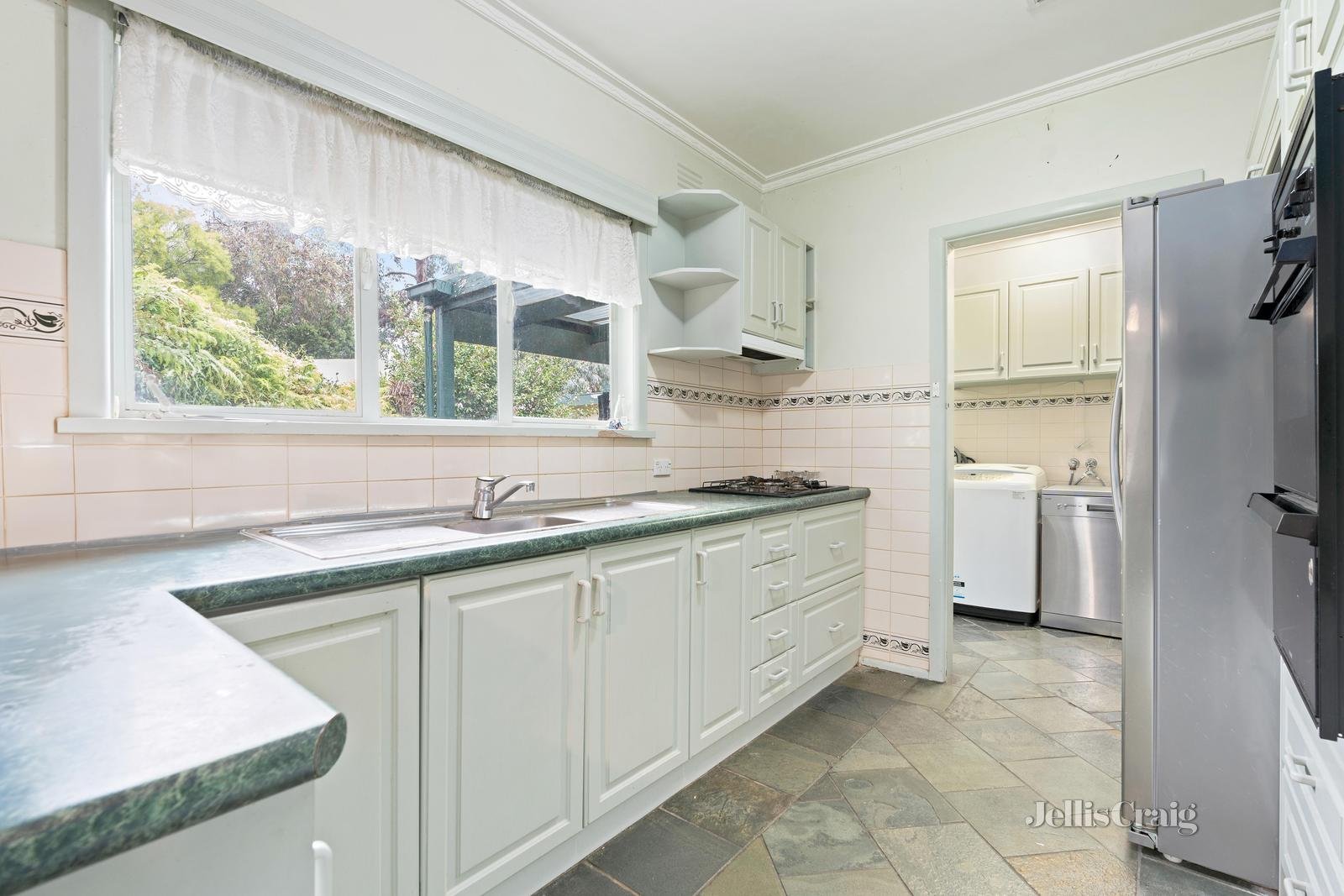 4 Hamilton Crescent, Doncaster&nbsp;East image 3