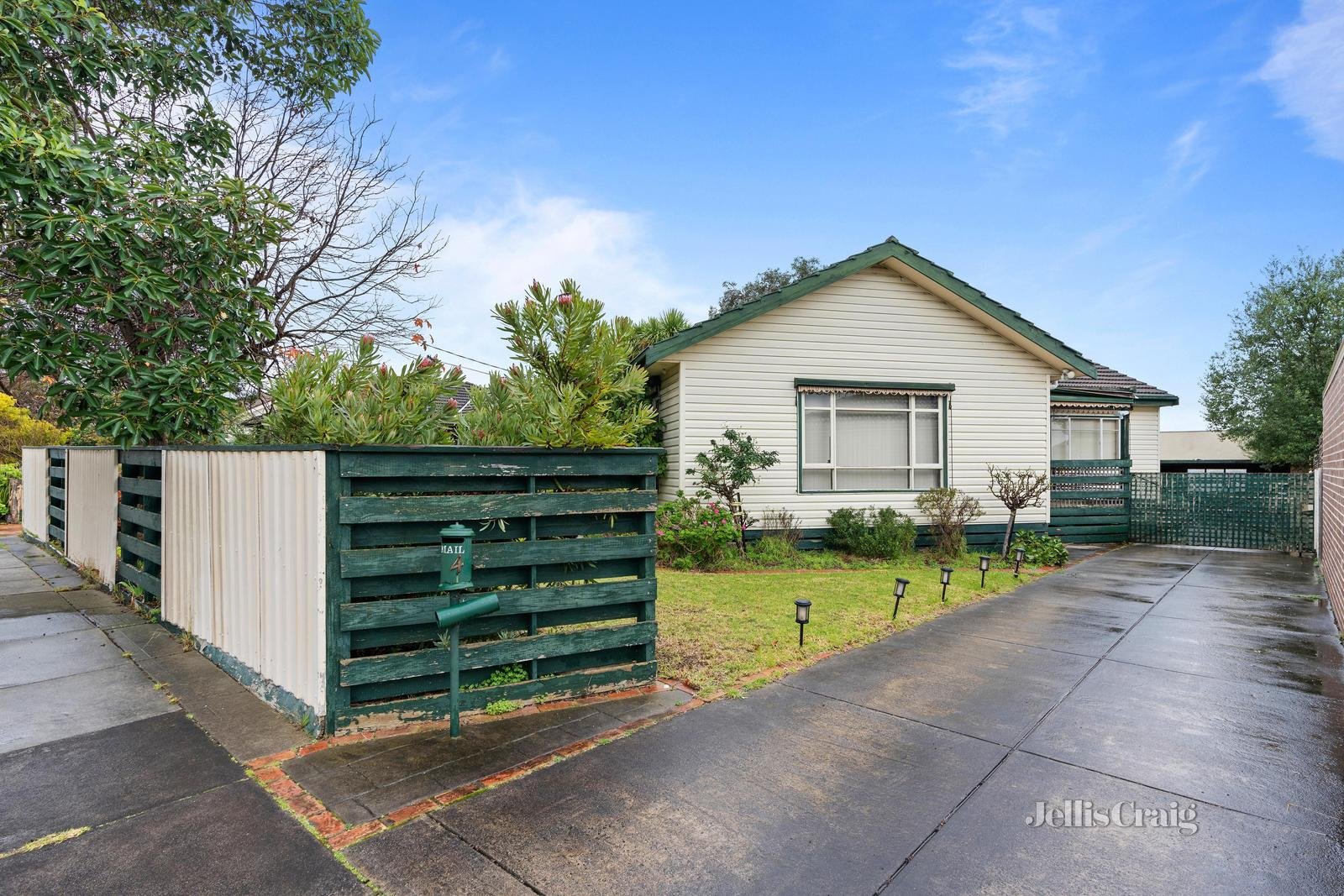 4 Hamilton Crescent, Doncaster East image 2