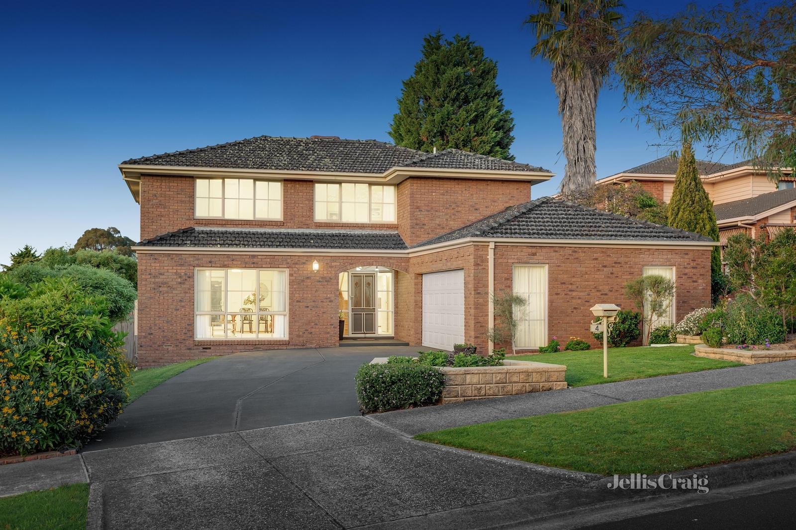 4 Harkaway Rise, Doncaster East image 1