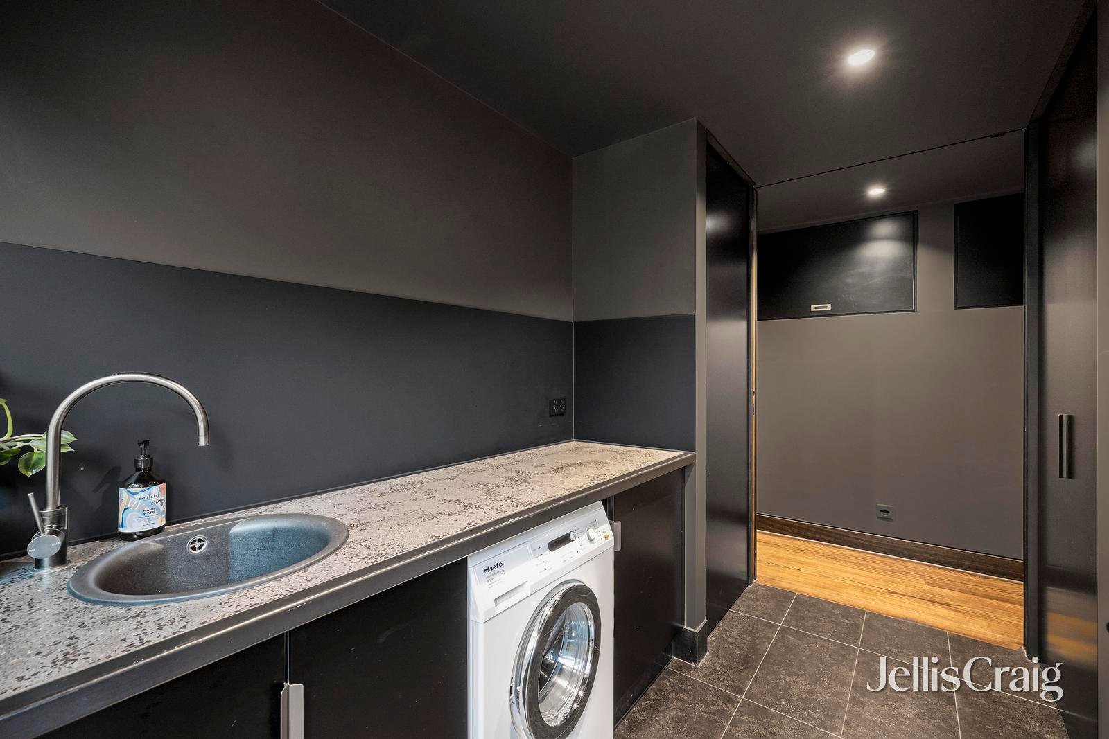 4 Hazel Crescent, Healesville image 15