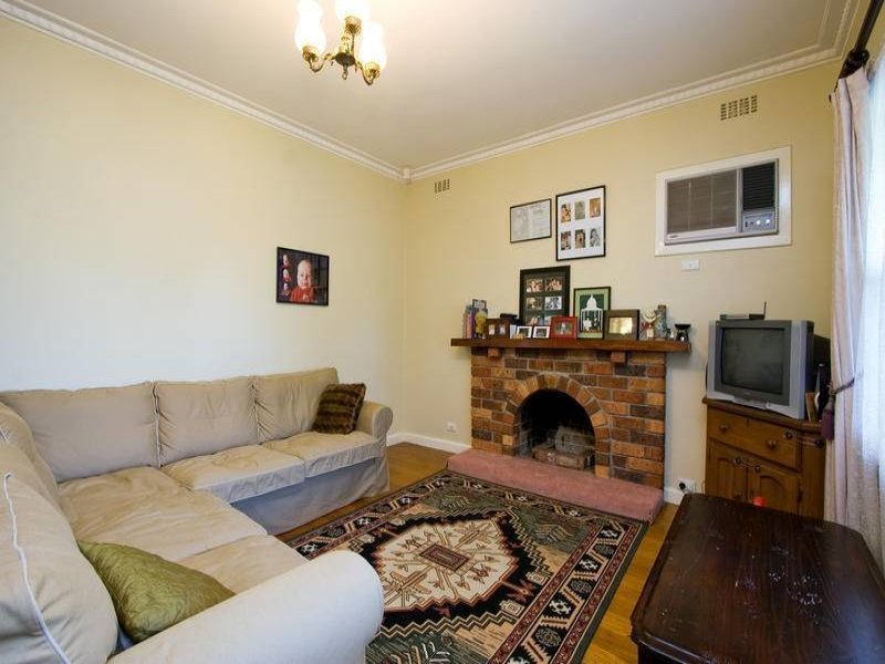 4 Herbert Street, Ringwood image 3