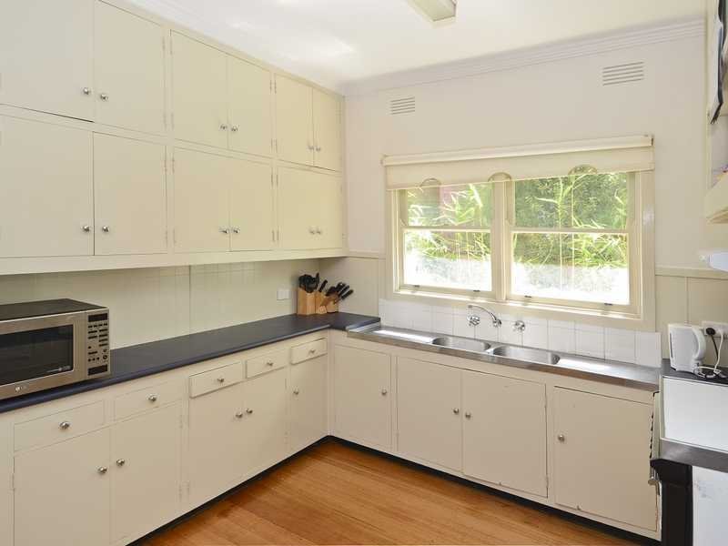 4 Heytesbury Street, Herne Hill image 3