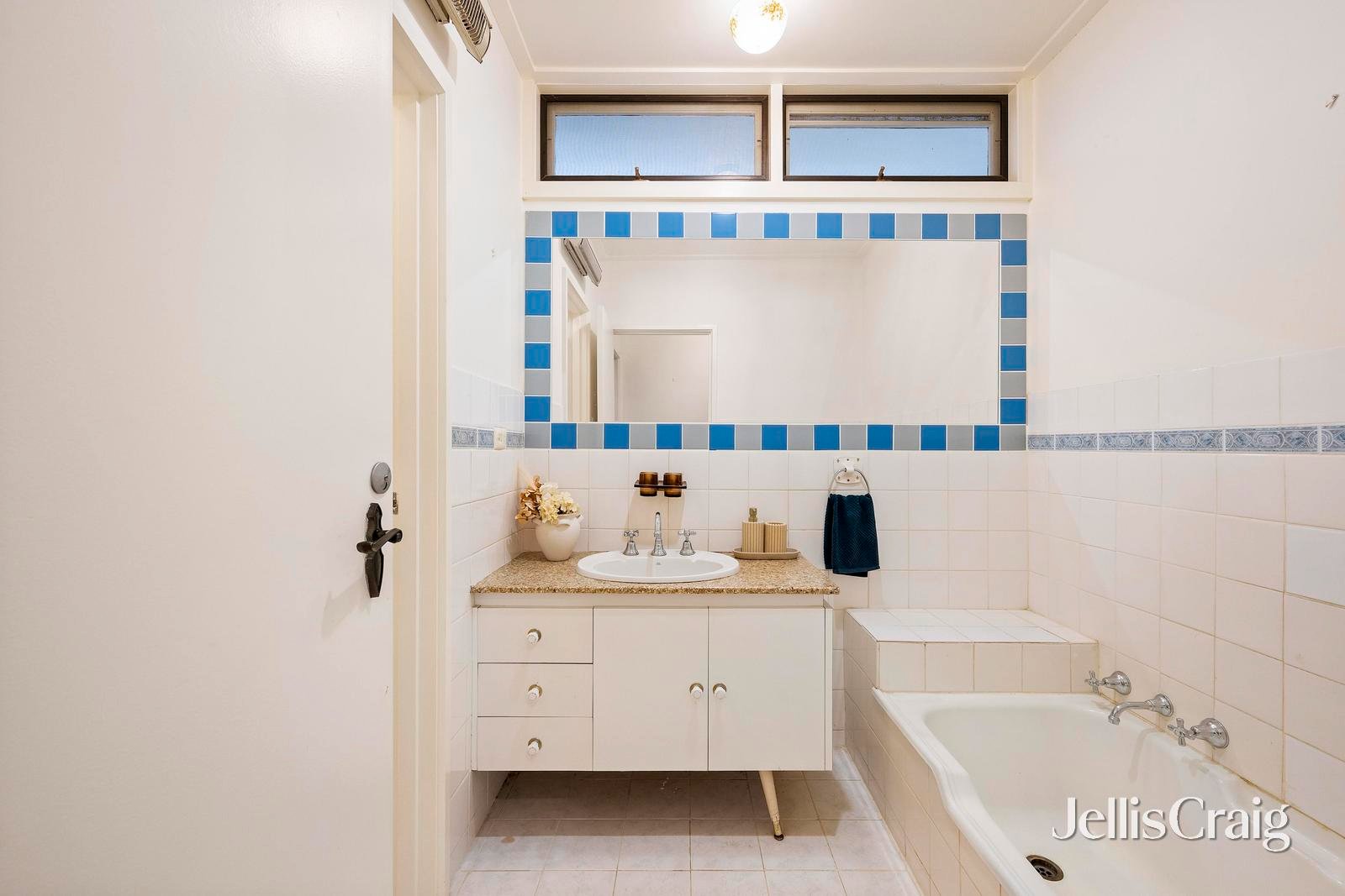 4 Hill View Parade, Templestowe Lower image 11