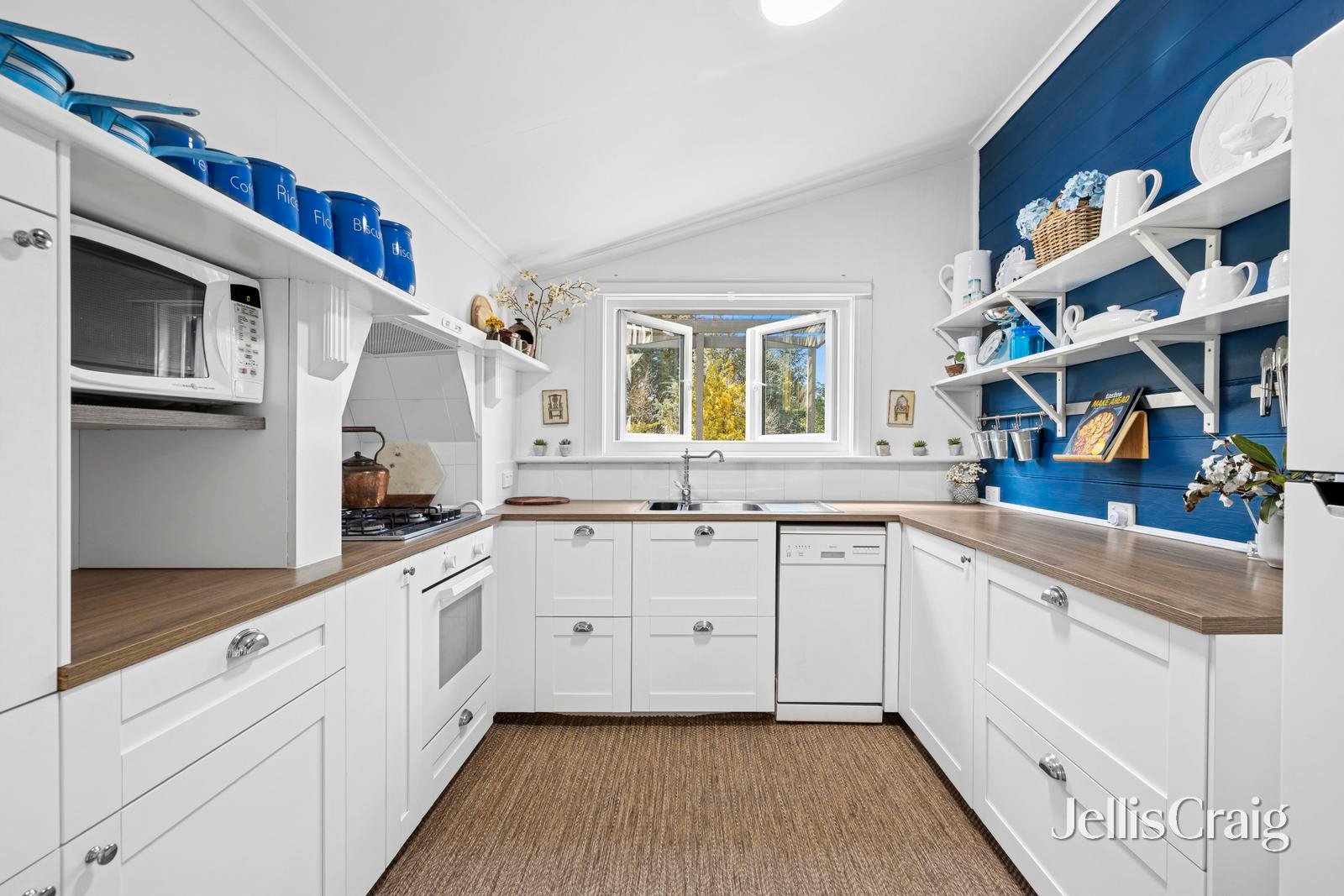 4 Hills Lane, Sailors Hill image 8