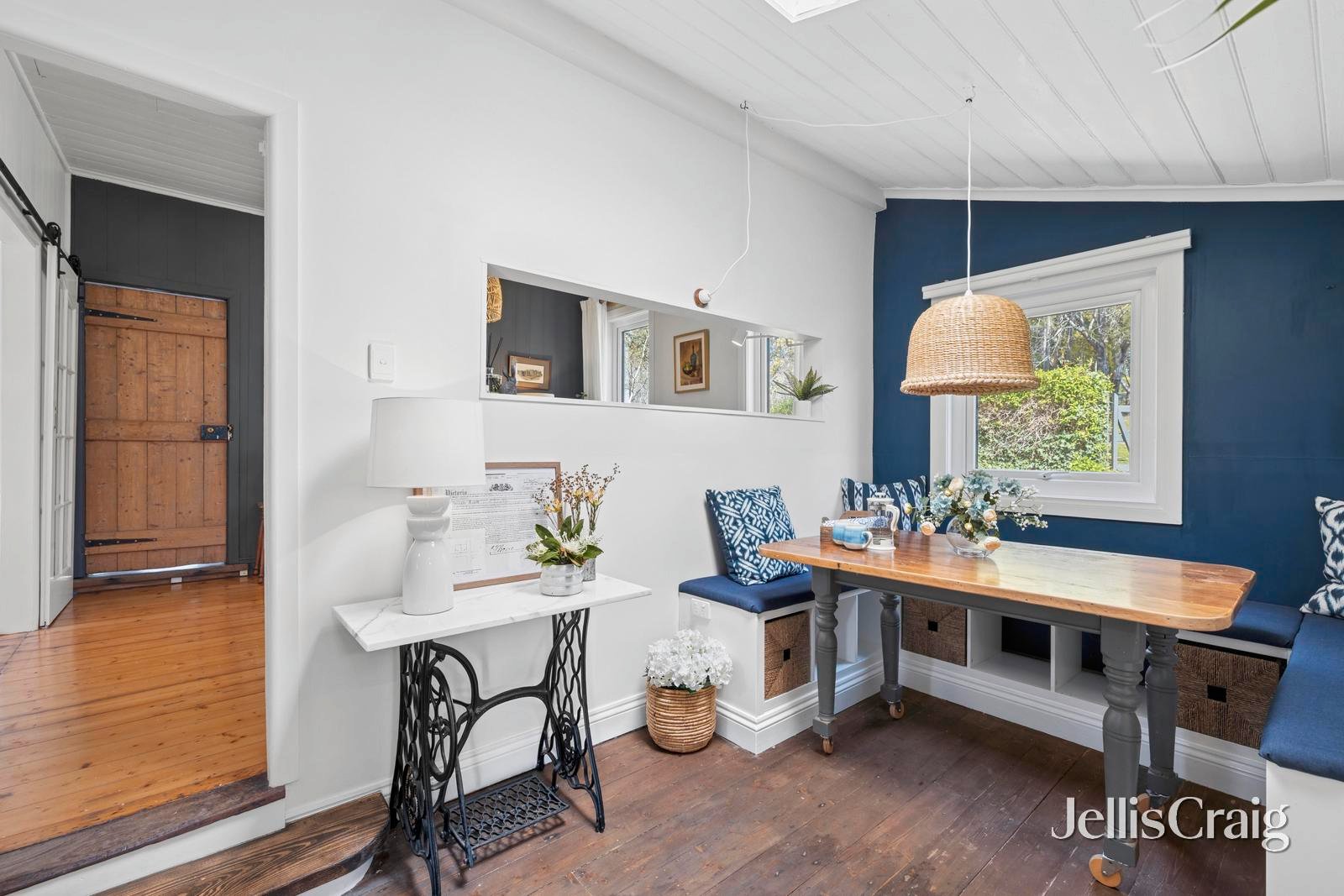 4 Hills Lane, Sailors Hill image 9