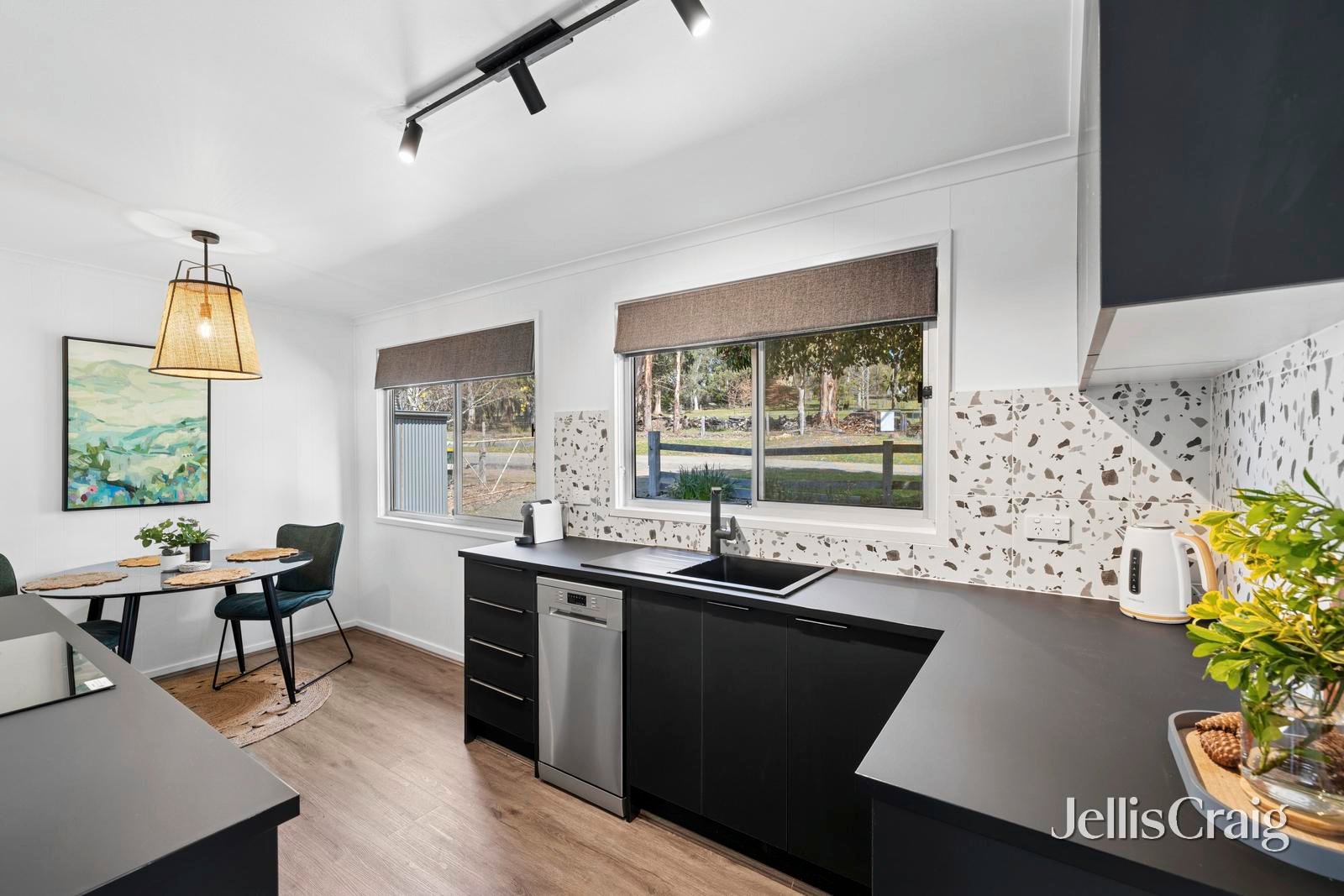4 Hills Lane, Sailors Hill image 17