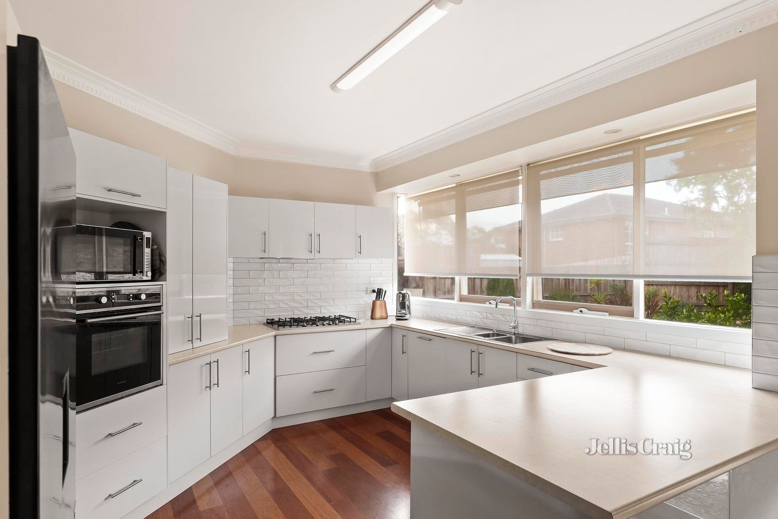 4 Howqua Court, Warranwood image 5
