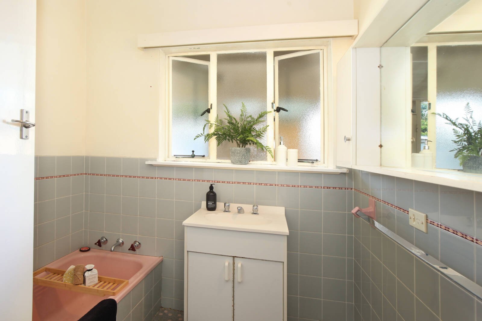 Property Gallery Thumbnail 8