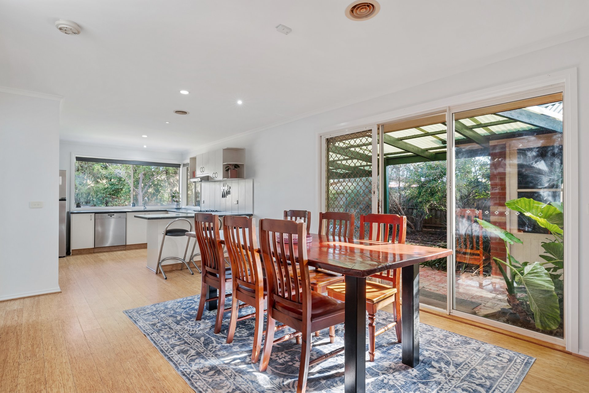 4 Hyde Park Walk, Mooroolbark image 3