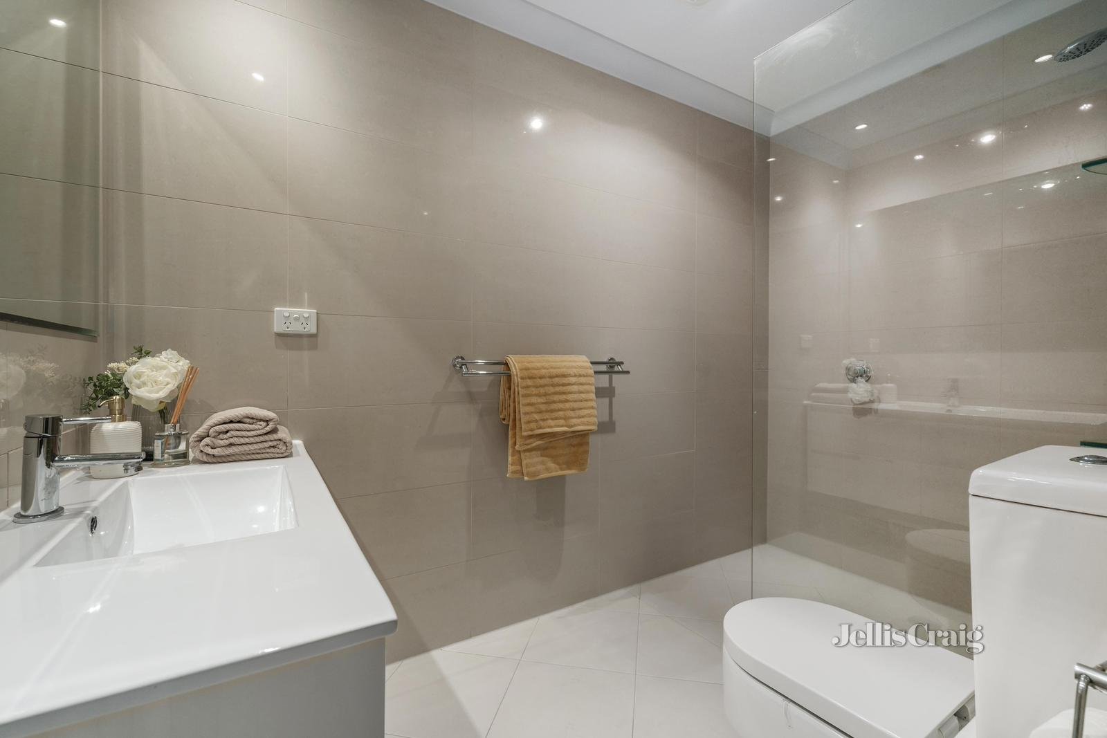 4 Inala Court, Burwood East image 8