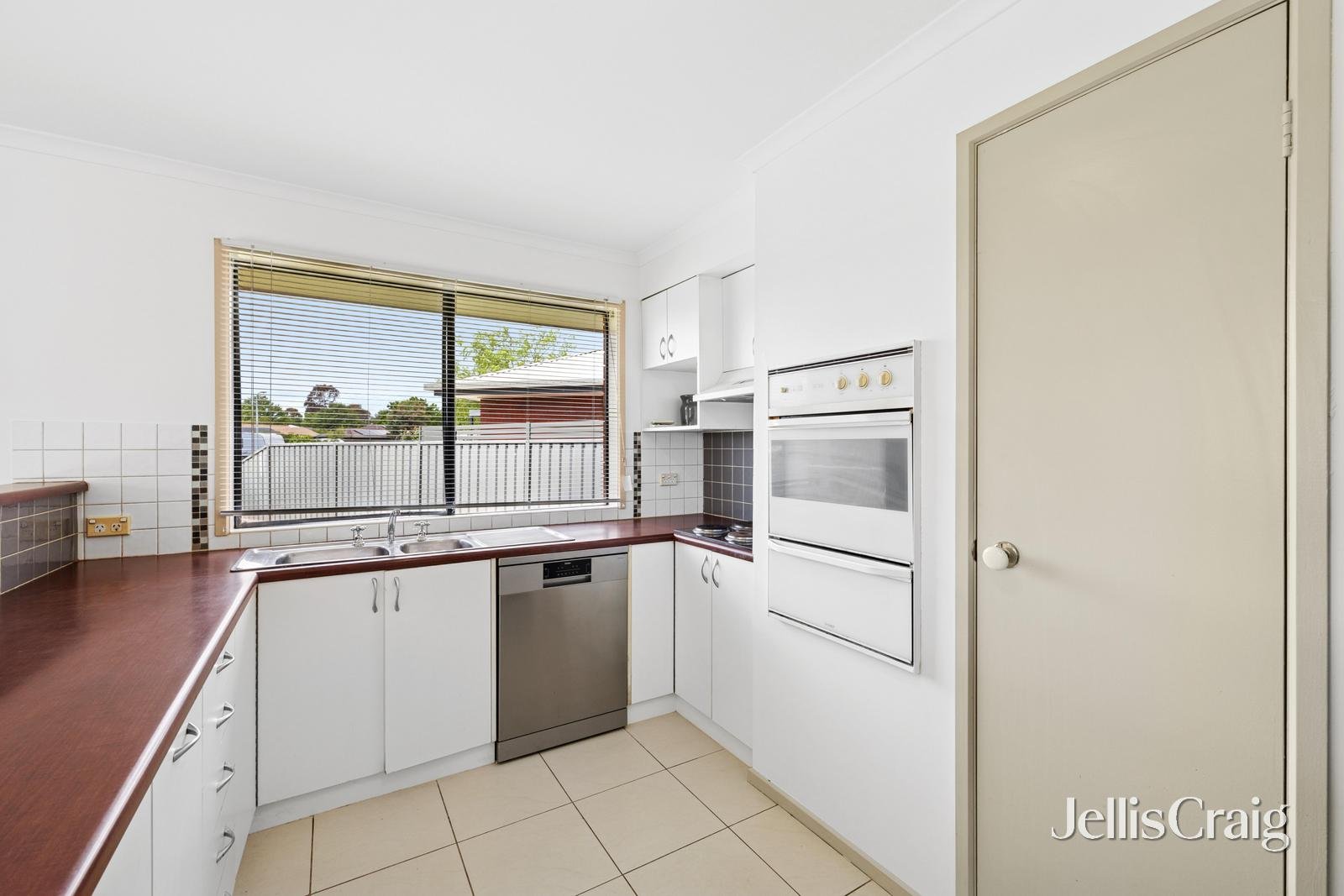 4 James Court, Miners Rest image 6