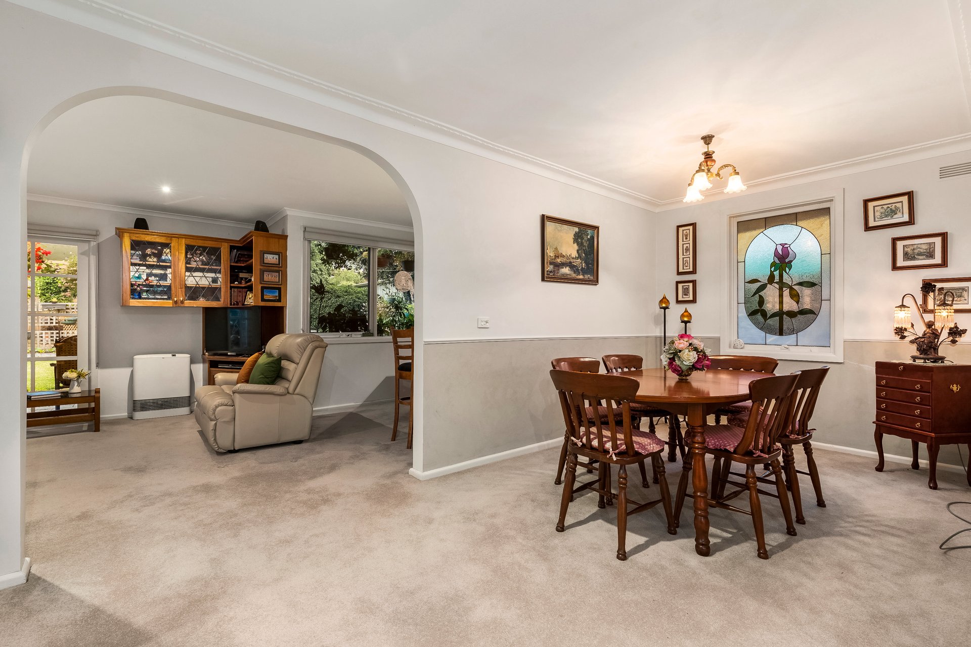 4 James Road, Glen Waverley image 3
