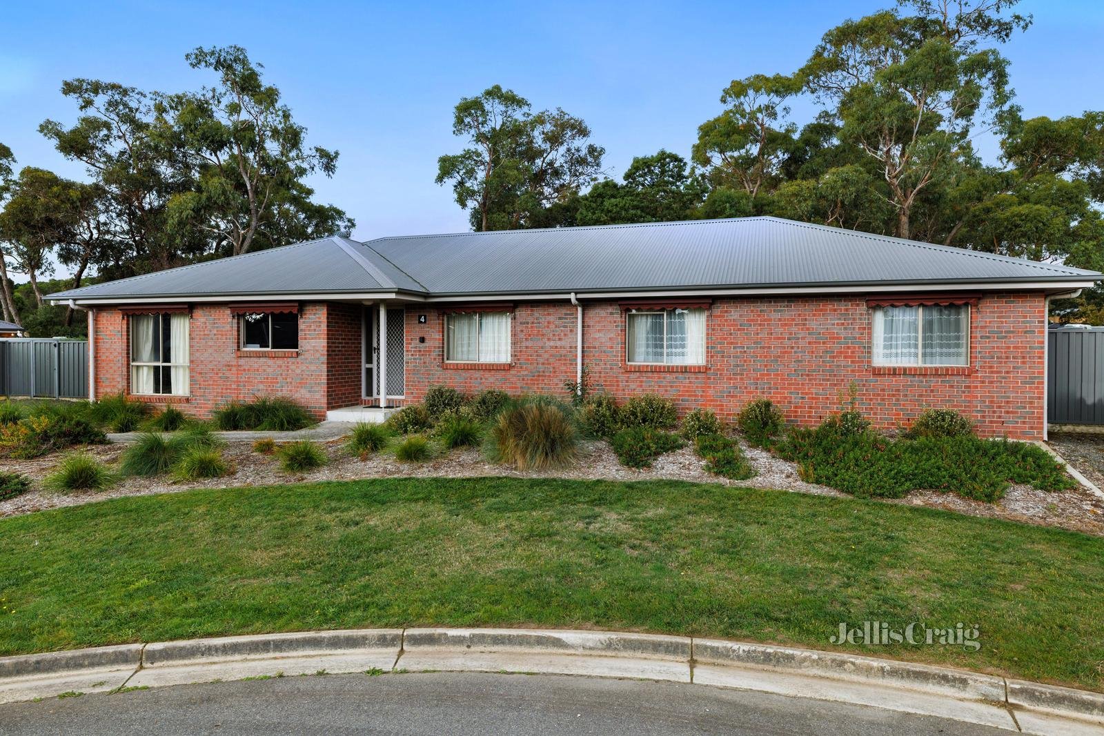 4 Jemacra Place, Mount Clear image 1