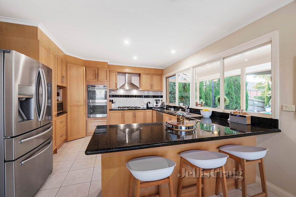 4 Jolen Court, Donvale image 2