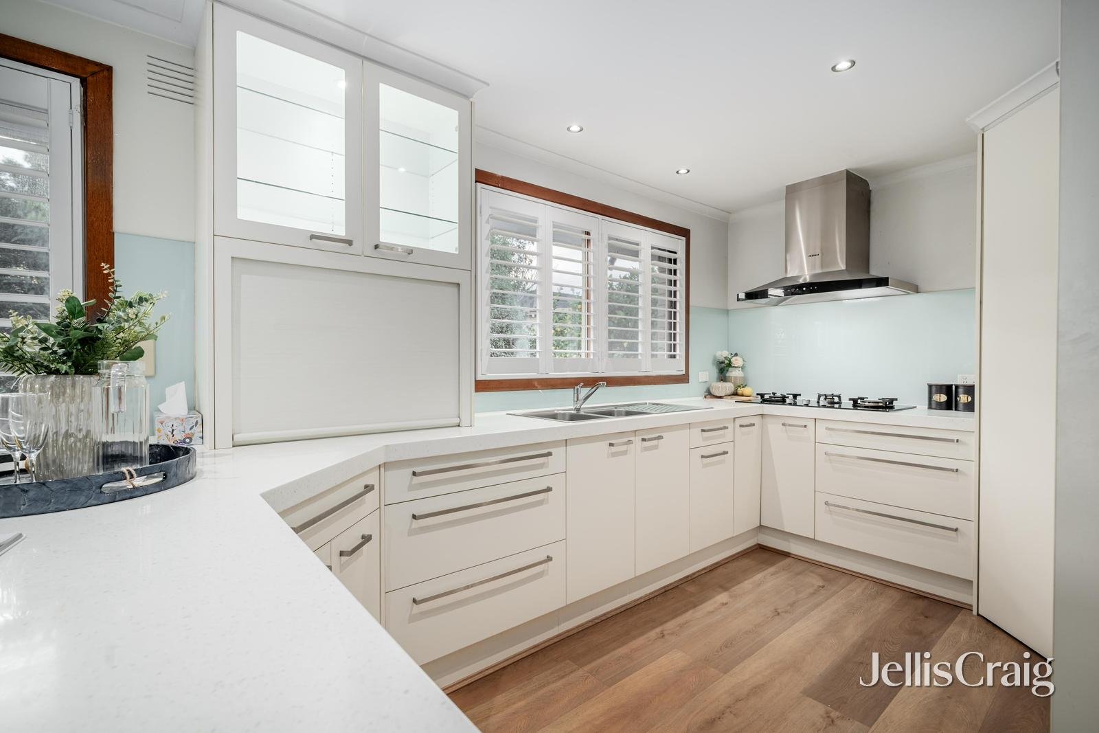 4 Joseph Banks Crescent, Endeavour Hills image 3