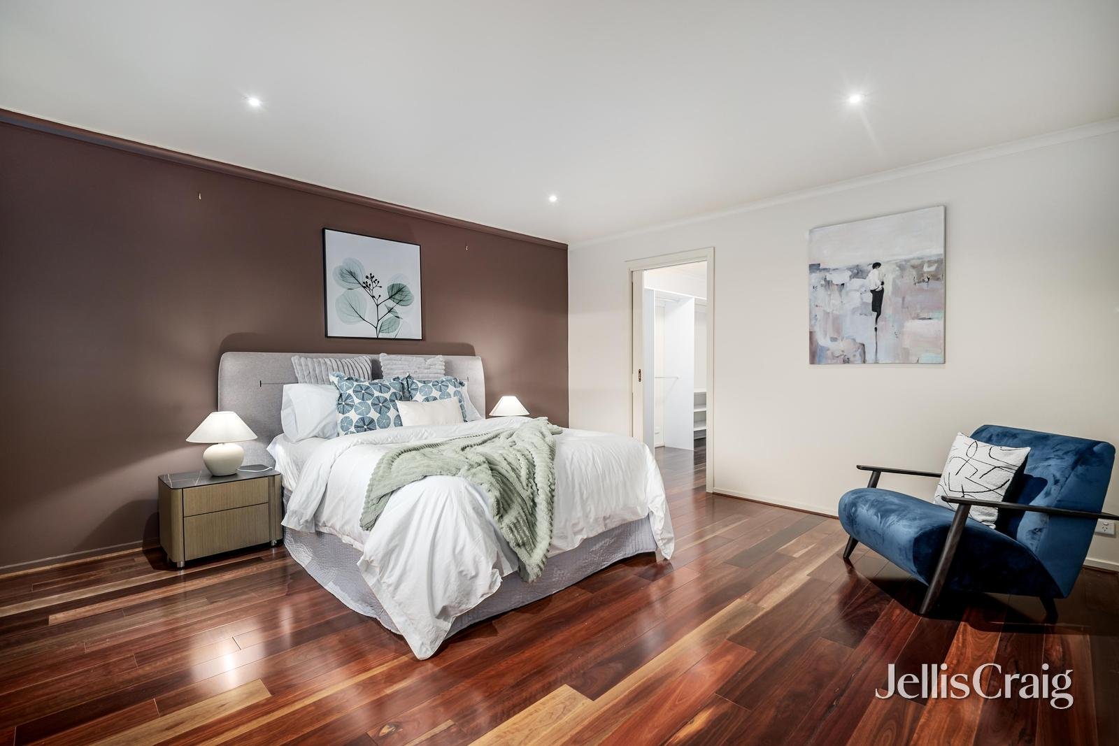 4 Joseph Banks Crescent, Endeavour Hills image 6