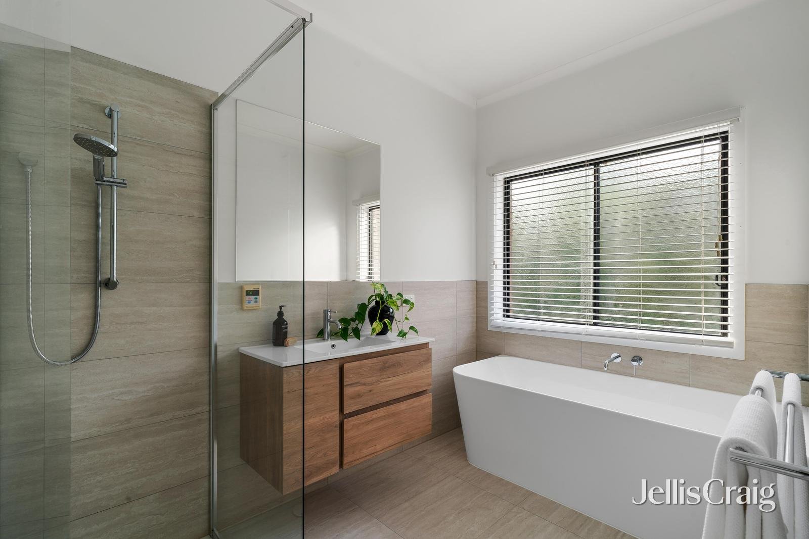 4 Kimberley Close, Eltham image 13