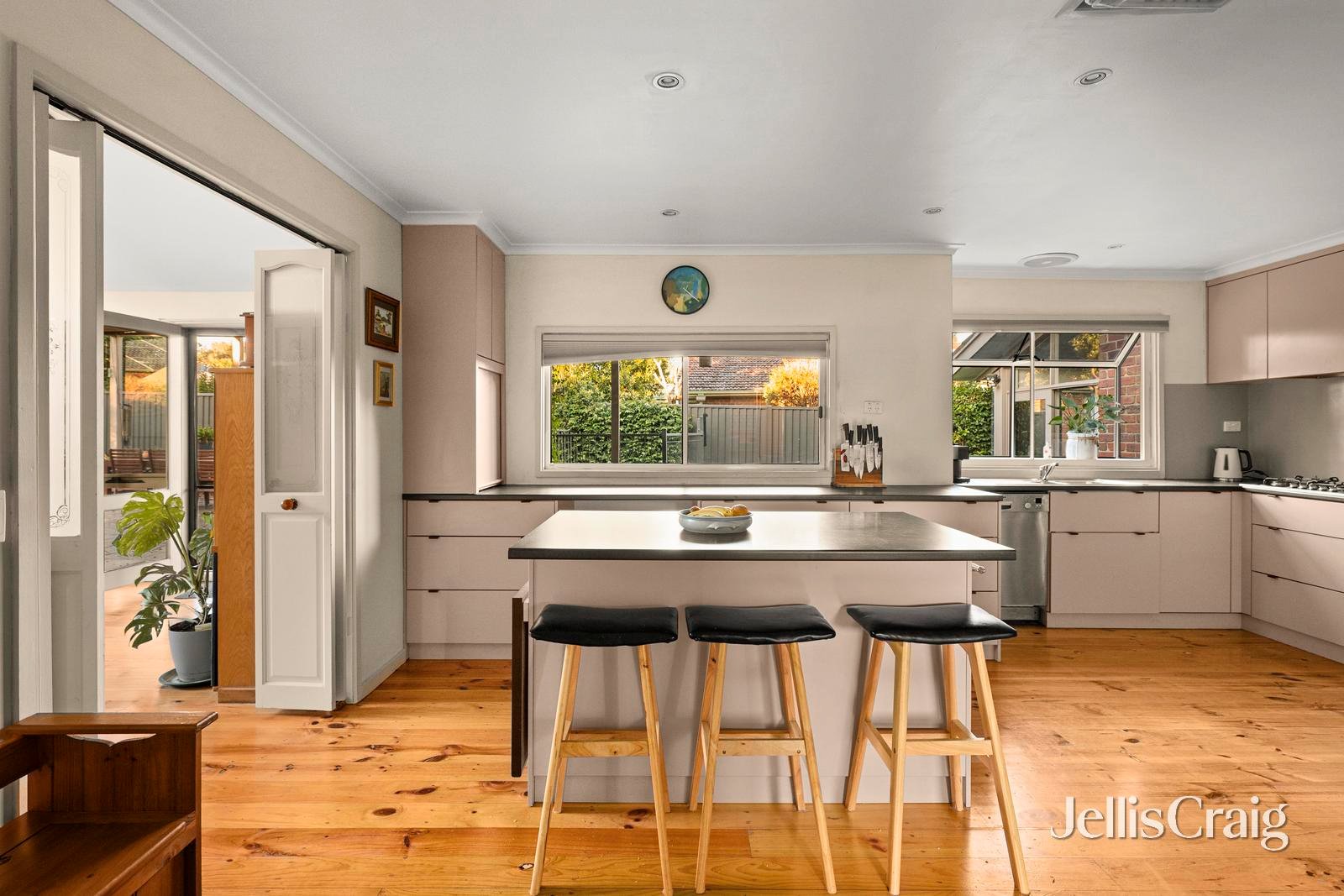 4 Kingsbury Court, Diamond&nbsp;Creek image 2