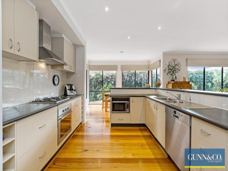 4 La Coruna Gardens, Point Cook image 5