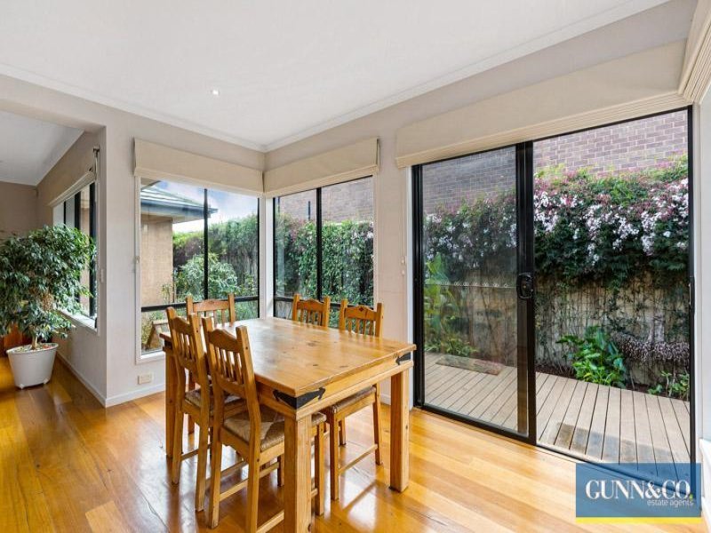 4 La Coruna Gardens, Point Cook image 7