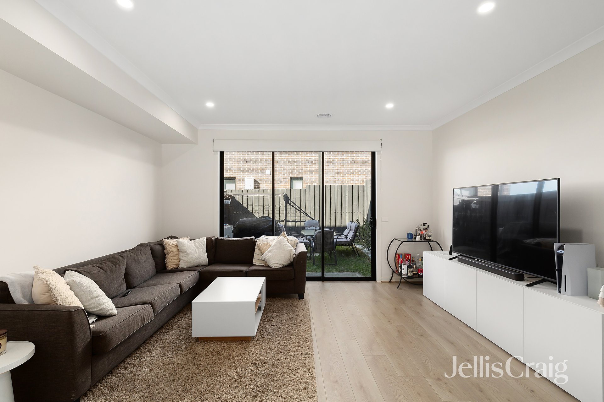 4 Lacebark Drive, St Helena image 2