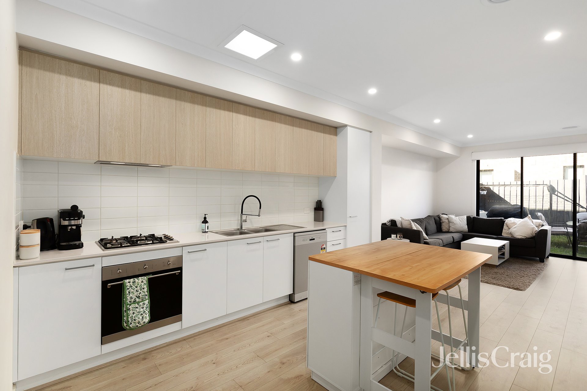 4 Lacebark Drive, St Helena image 4