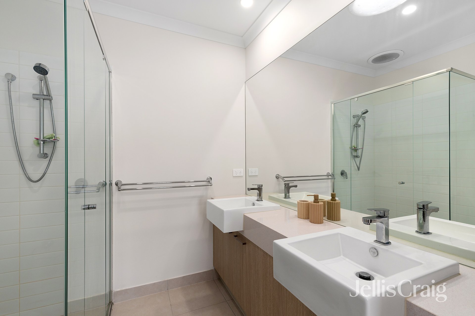 4 Lacebark Drive, St Helena image 8