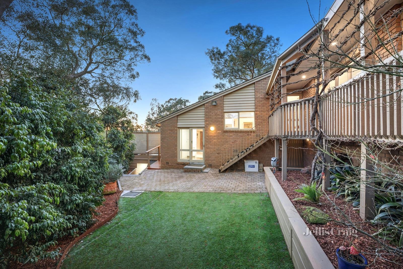 4 Lamorna Court, Eltham image 10