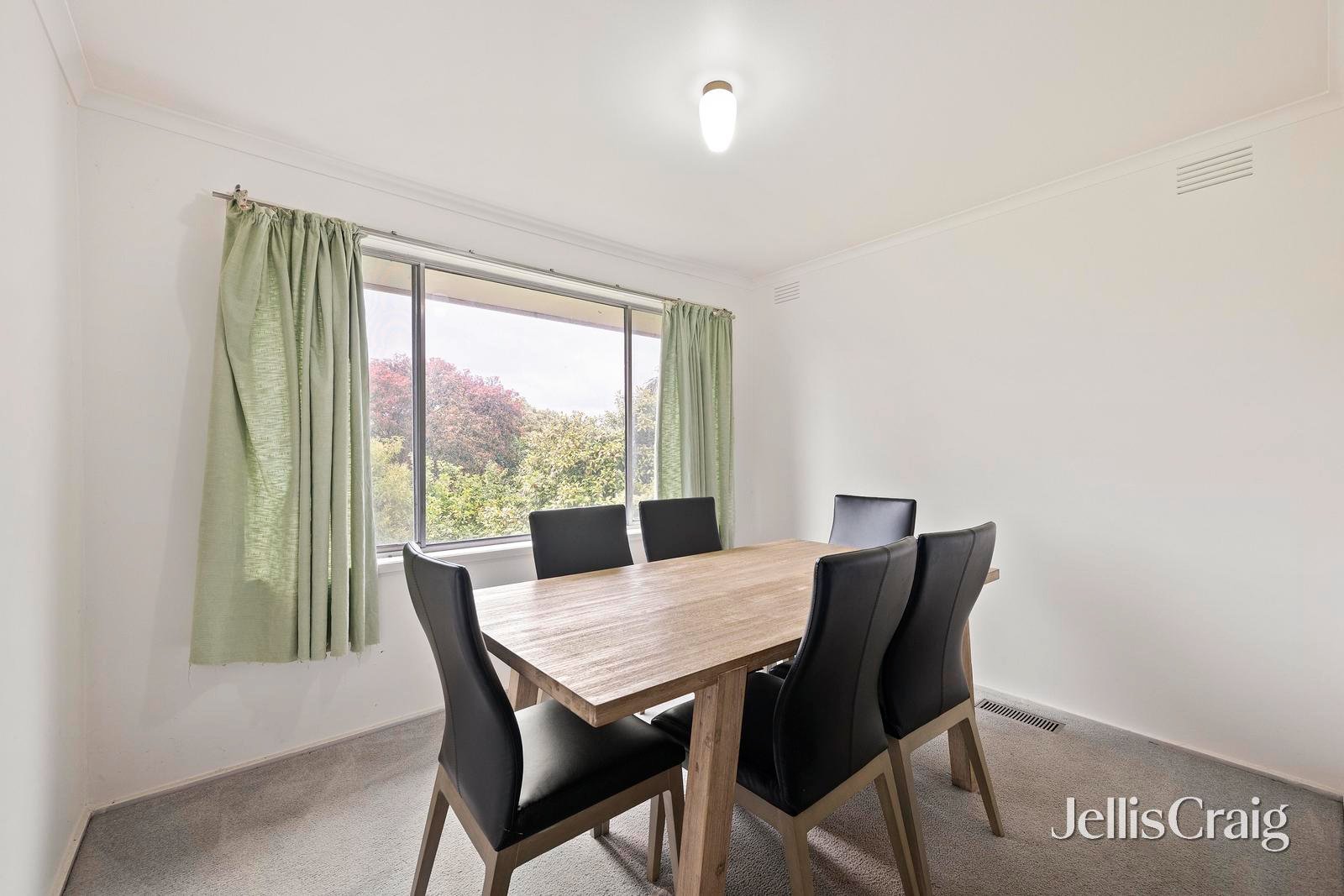 4 Lansell Road, Mooroolbark image 3