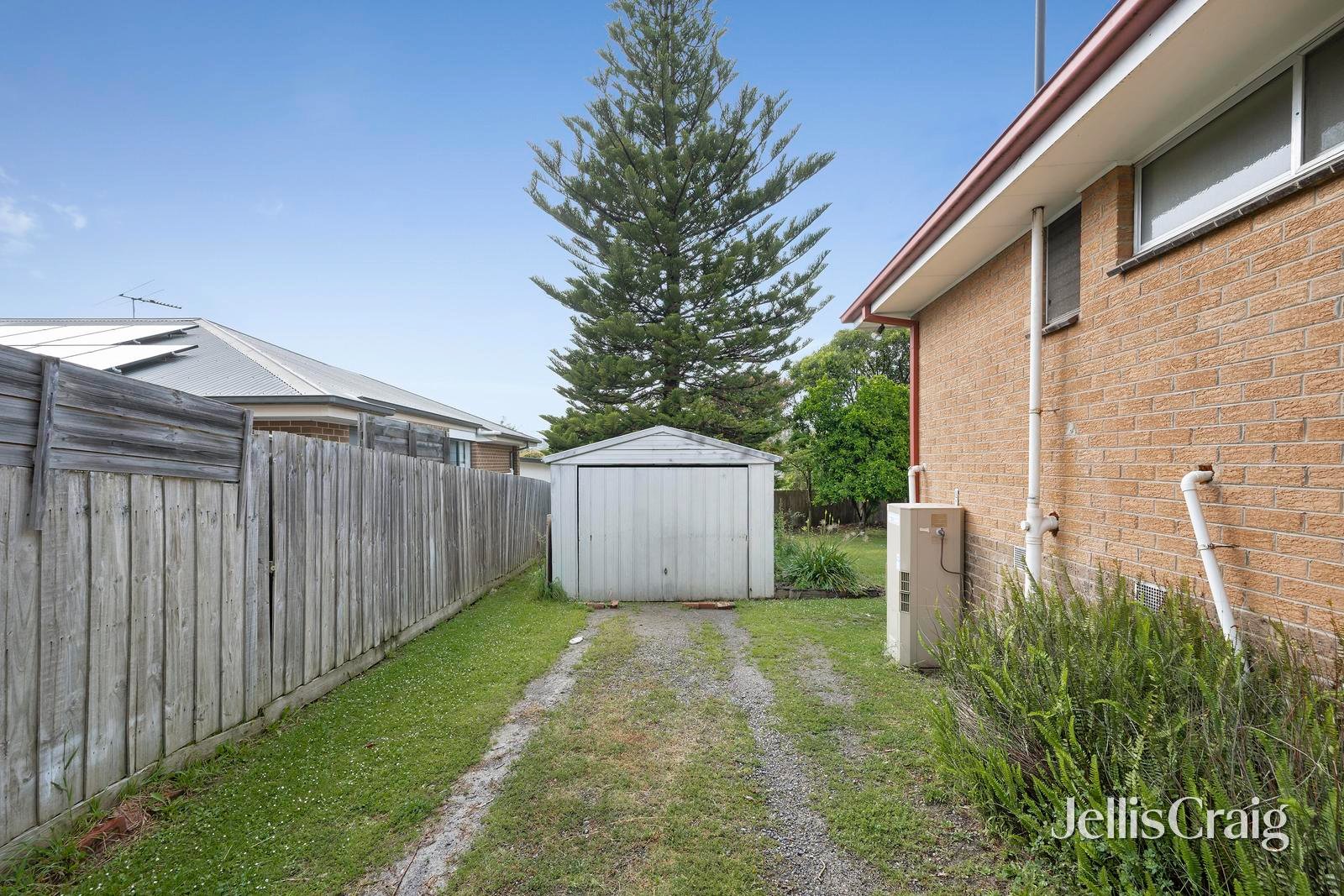 4 Lansell Road, Mooroolbark image 8