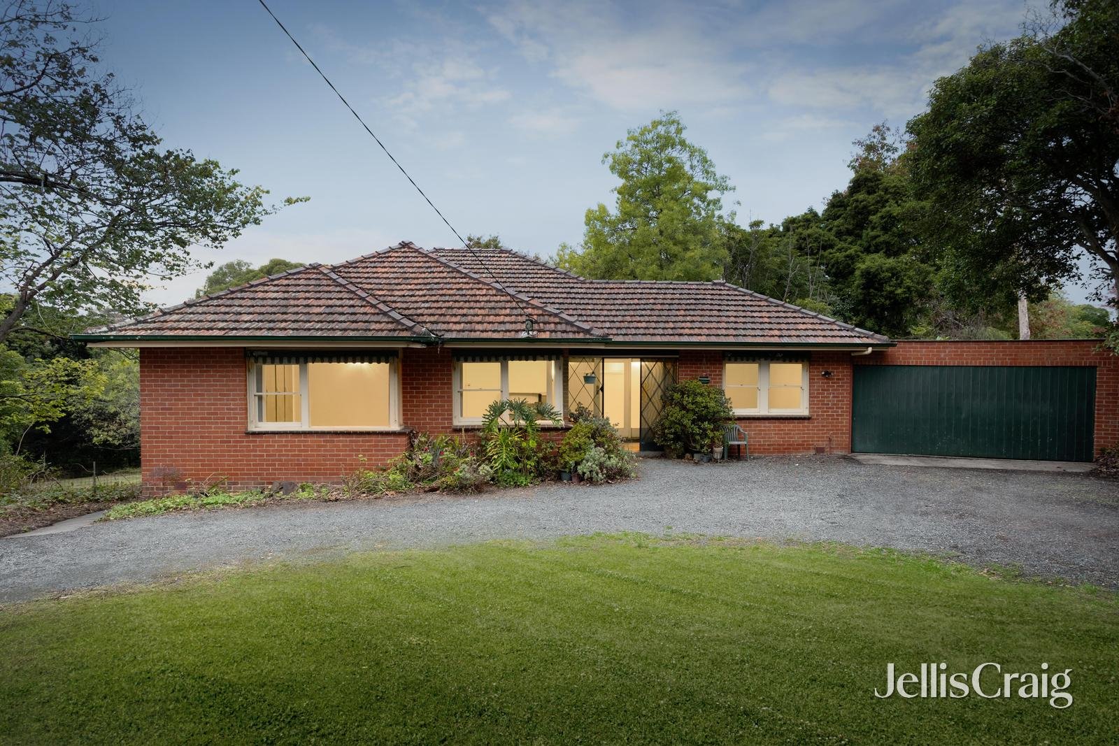 4 Larne Avenue, Donvale image 2