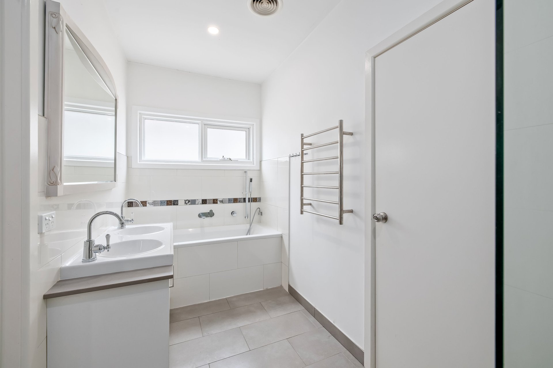 Property Gallery Thumbnail 8