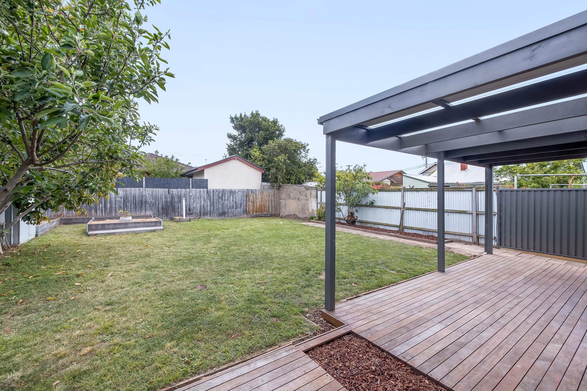 Property Gallery Thumbnail 9