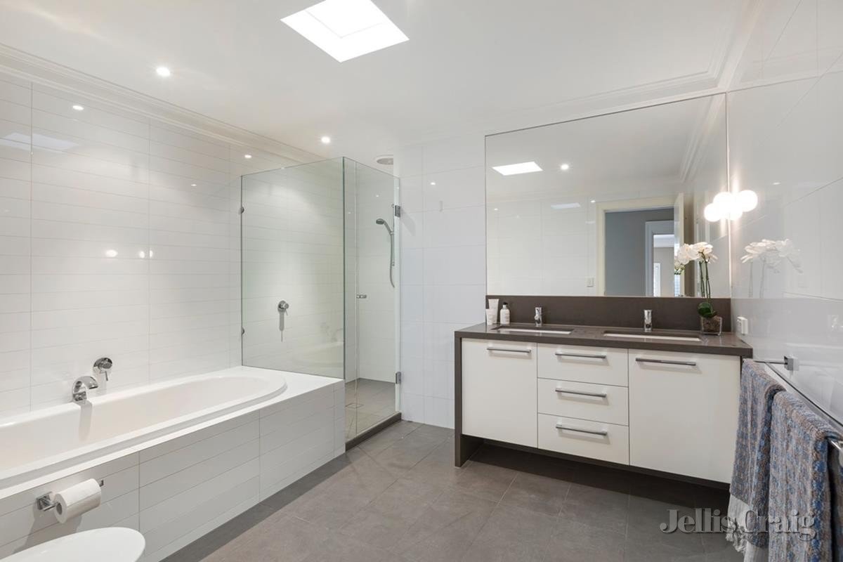 4 Lloyd Street, Malvern East image 9