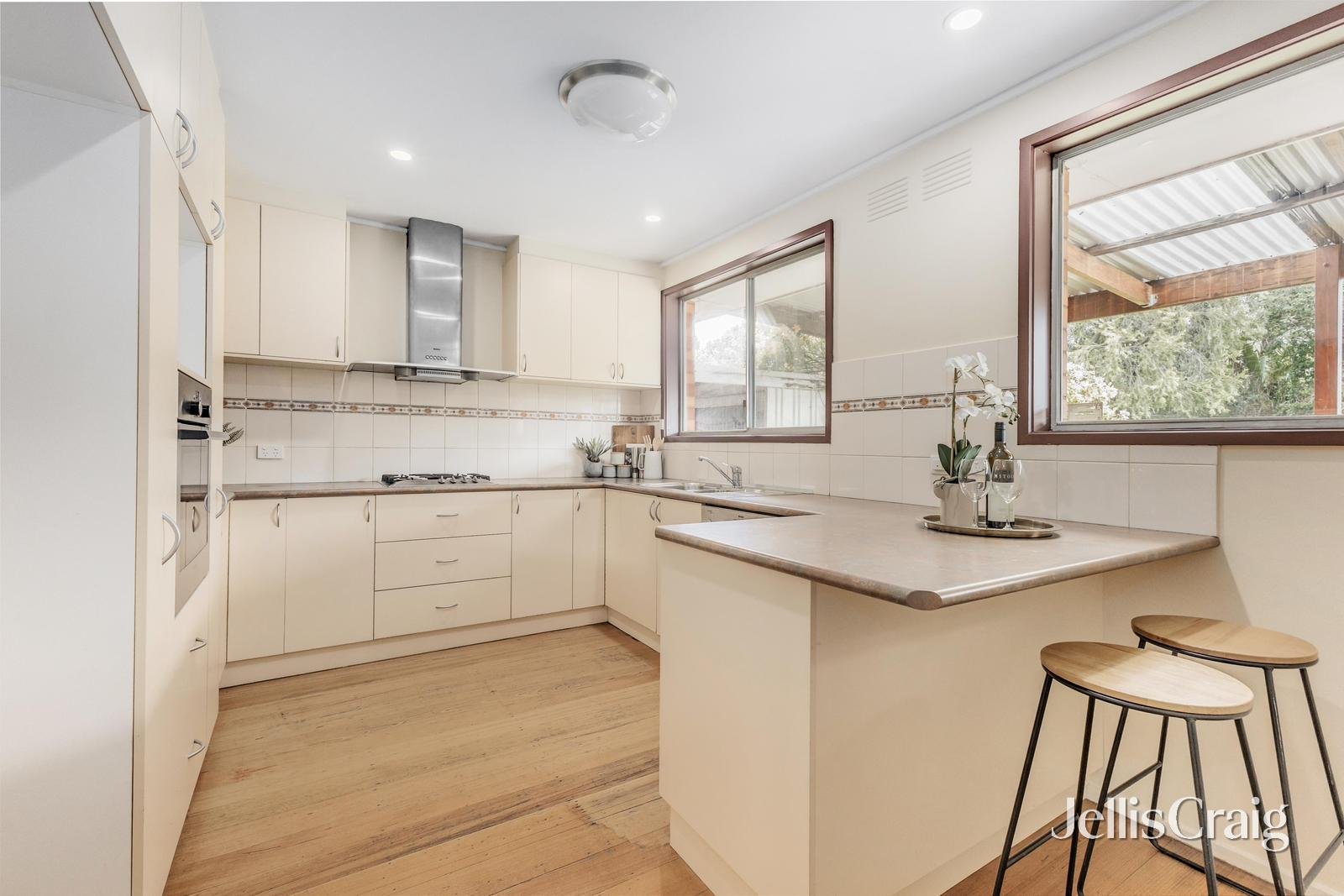 4 Loram Court, Glen Waverley image 4