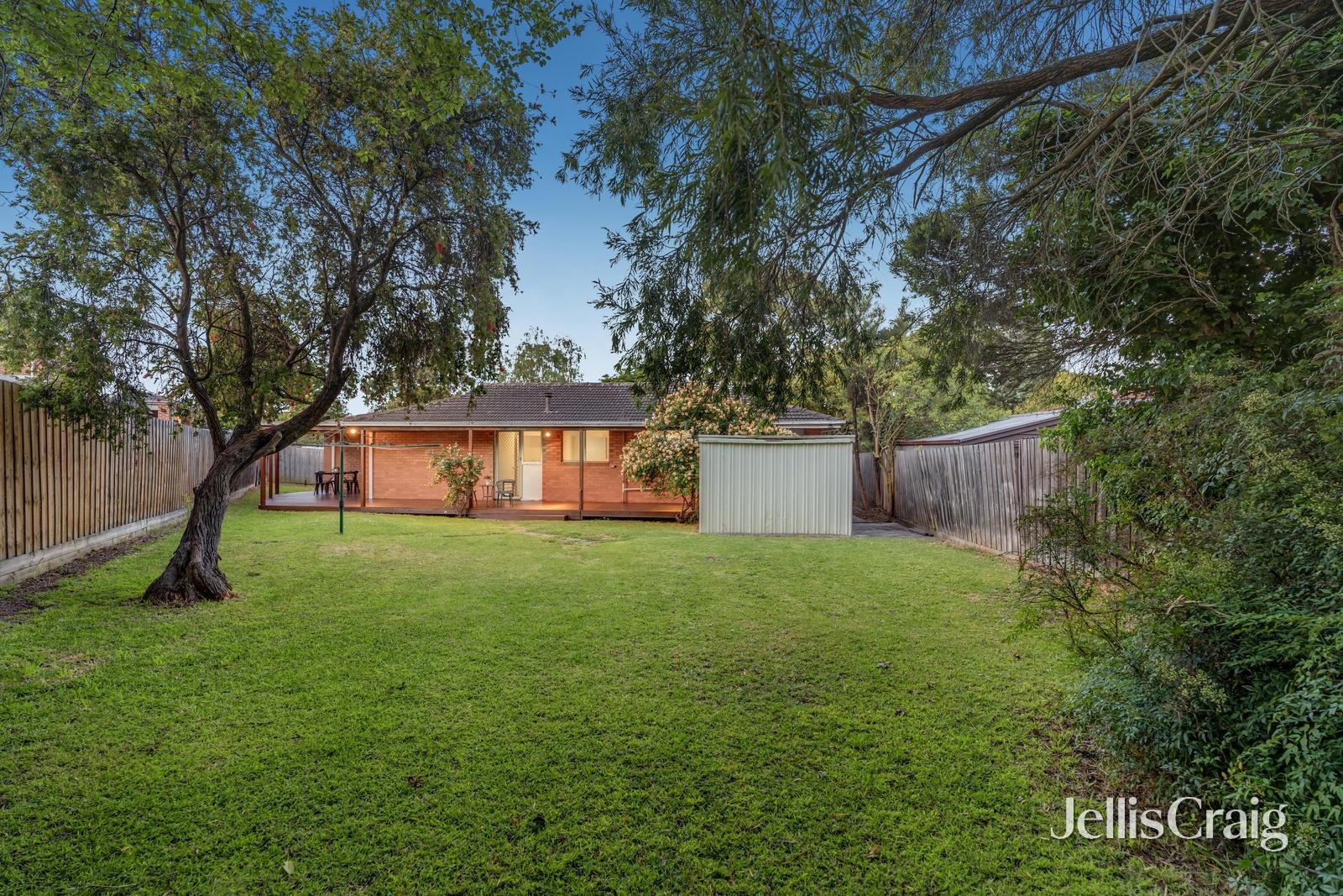 4 Loram Court, Glen Waverley image 11