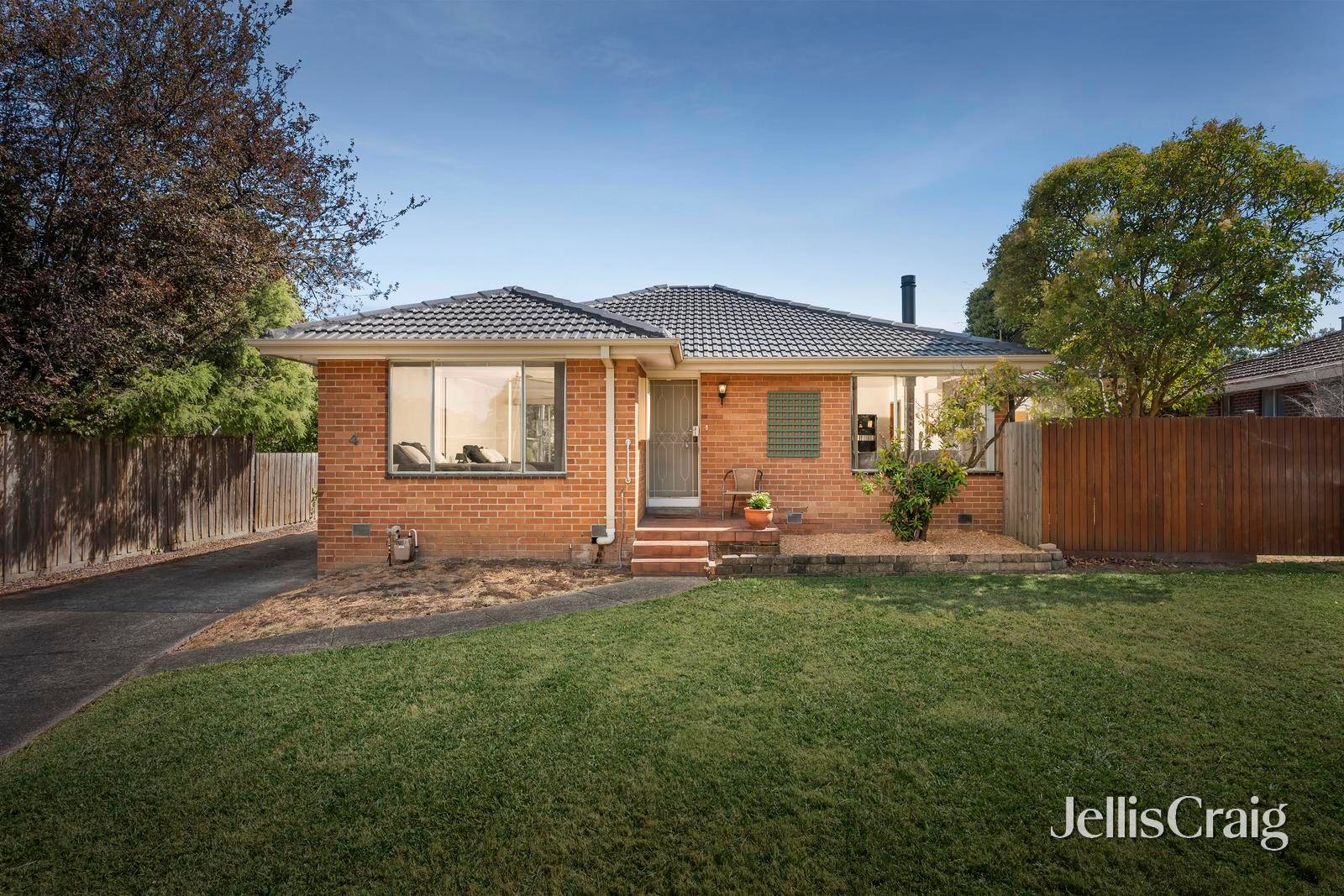4 Lorna Court, Mooroolbark image 1